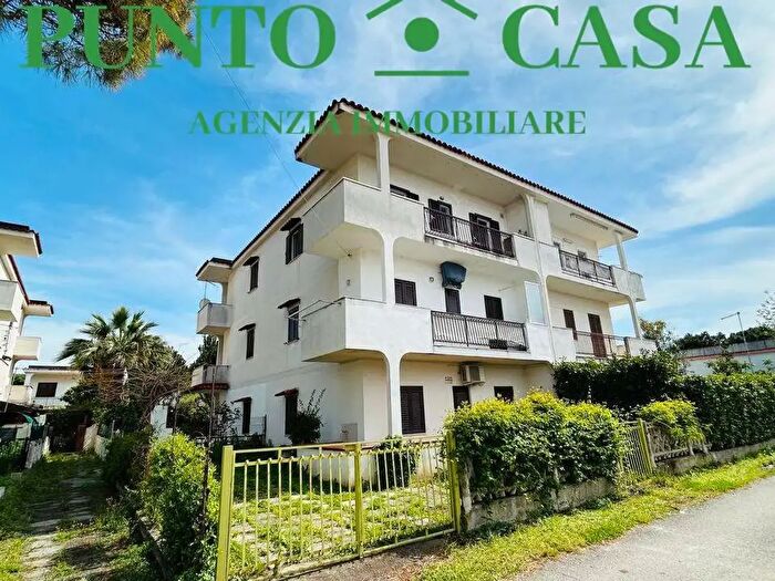 Appartamento trilocale in vendita in Via Aldo Moro, Nocera Terinese