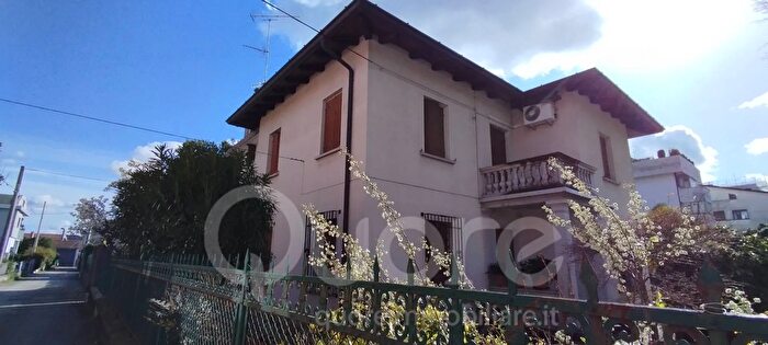 Casa con 7 locali in vendita in Viale Venezia, Udine