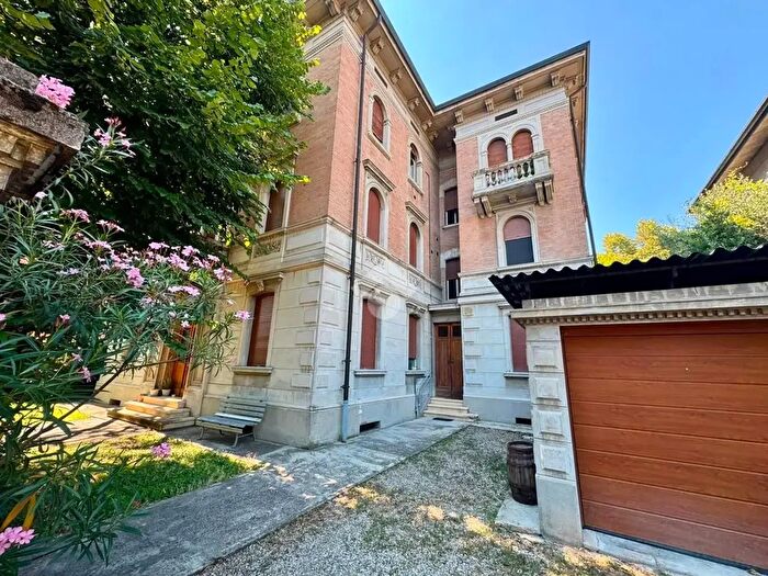 Appartamento trilocale in vendita in Via Pellegrino Nobili, Reggio nell'Emilia
