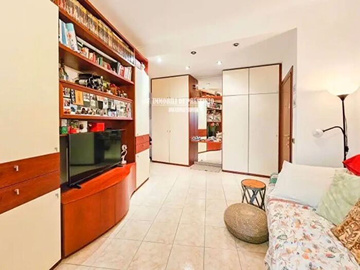 Appartamento trilocale in vendita in Via Paolo Mantegazza, Milano