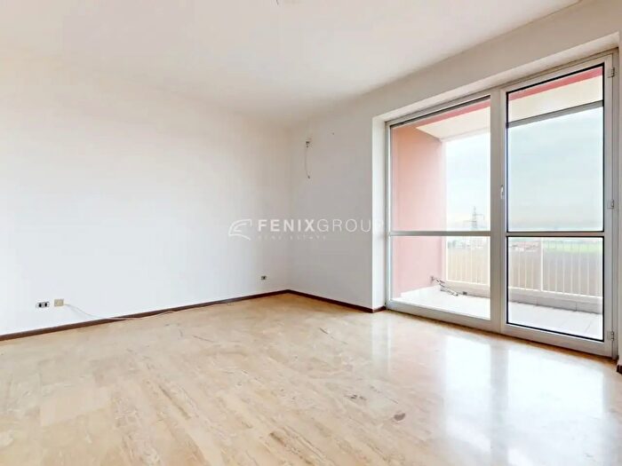 Appartamento trilocale in vendita in Via Sporting Mirasole, Opera