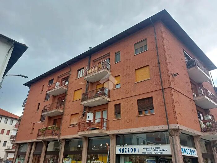 Appartamento trilocale in vendita in Via Roma, Cirie
