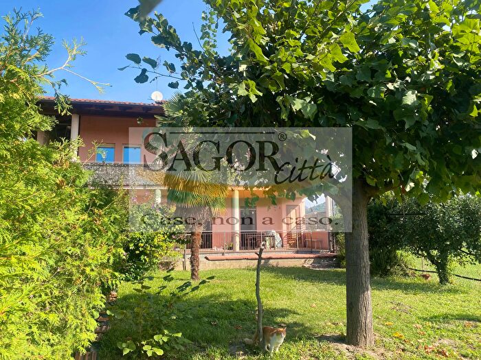 Appartamento con 5 locali in vendita in Via Pasubio, Pinerolo