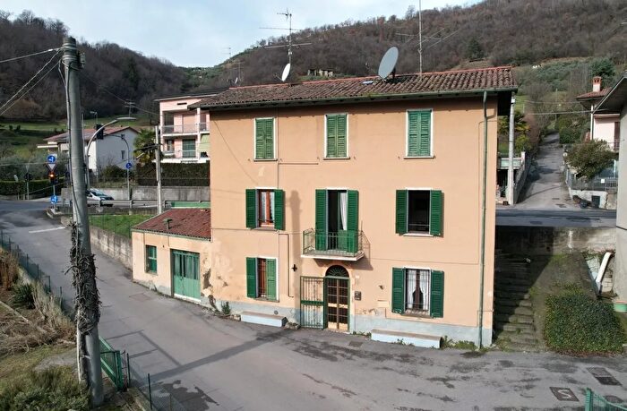 Casa in vendita in Via Giacomo Quarenghi Villongo Bg Italia, Villongo