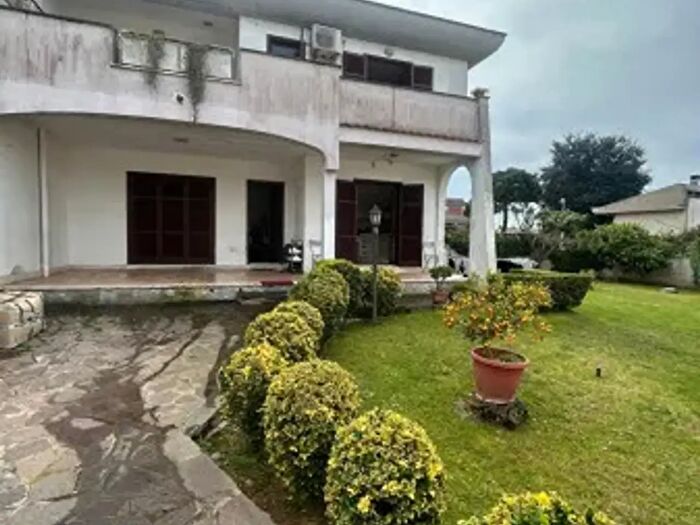 Casa con 5 locali in vendita in Viale di Valle Schioia, Anzio