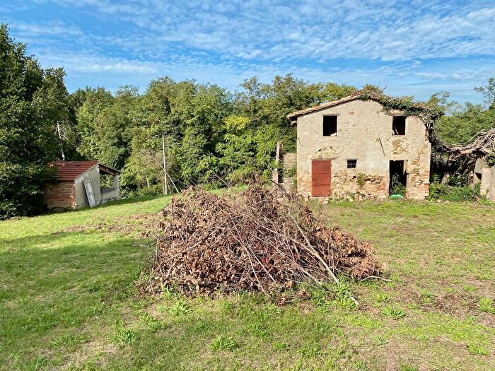 Casa con 8 locali in vendita in Perugia