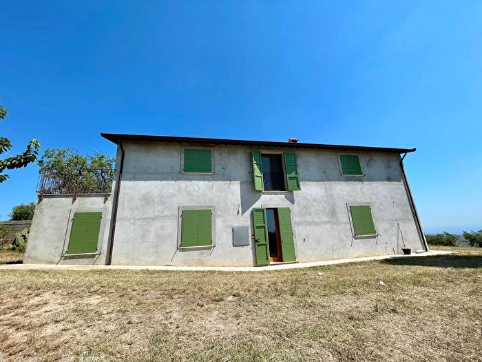 Casa con 6 locali in vendita in Ripatransone Ripatransone, Ripatransone