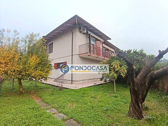 Casa con 6 locali in vendita in Via Brigate Partigiane, Carrara