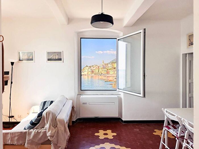 Appartamento trilocale in affitto in Via Fontana, Centro, Bogliasco