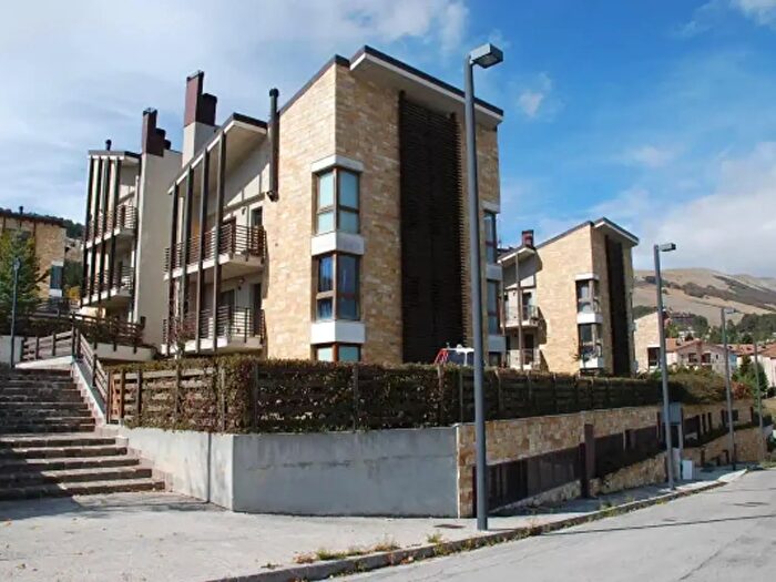 Appartamento trilocale in vendita in Via Liborio De Padova, Pescocostanzo