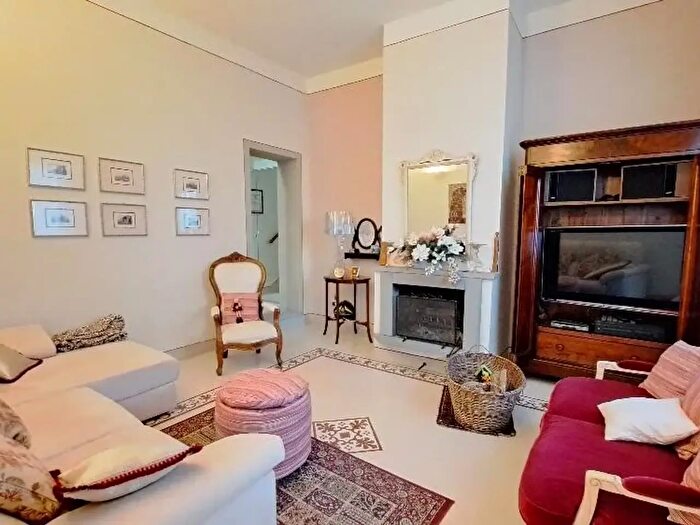 Casa con 6 locali in vendita in Pisa