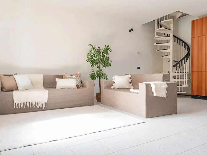 Casa bilocale in vendita in Via Mondondone, Codevilla