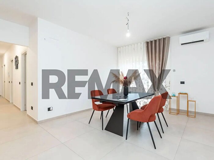 Appartamento quadrilocale in vendita in Viale San Teodoro, Catania