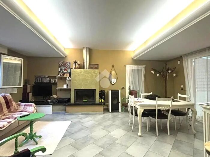 Casa quadrilocale in vendita in Via Lughese, Forli