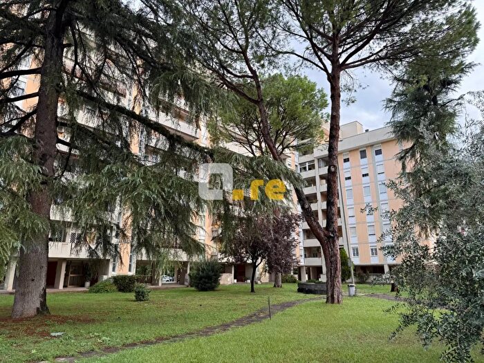 Appartamento trilocale in vendita in Via Angelica Balabanoff, Roma