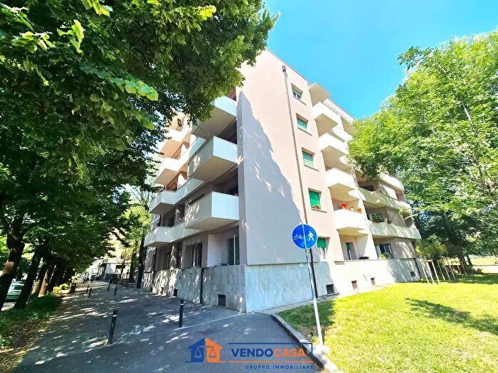 Appartamento quadrilocale in vendita in Via Vittorio Veneto, Brescia