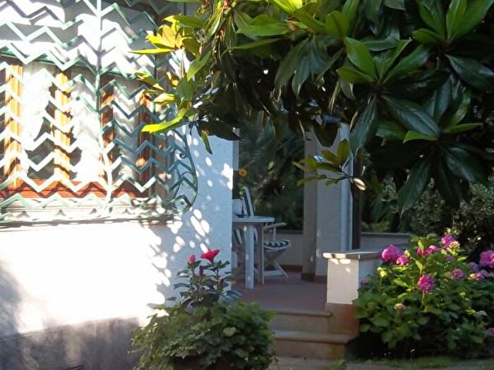 Casa con 6 locali in affitto in Via Camillo Benso di Cavour, Forte Dei Marmi