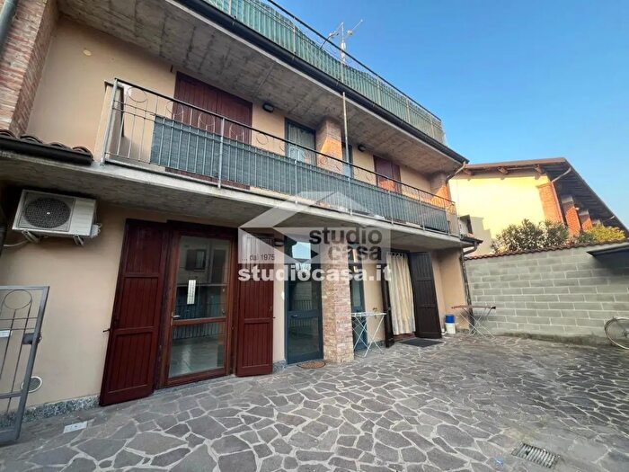 Appartamento trilocale in vendita in Via a Locatelli, Misano Di Gera DAdda