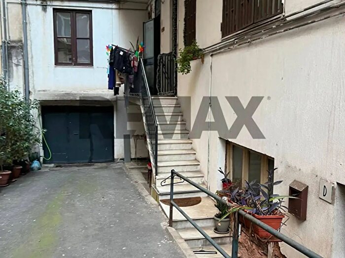 Appartamento con 5 locali in vendita in Via Vittorio Emanuele Orlando, Catania