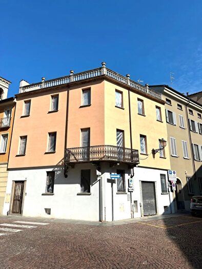 Casa con 5 locali in vendita in Via Paleologi, Casale Monferrato