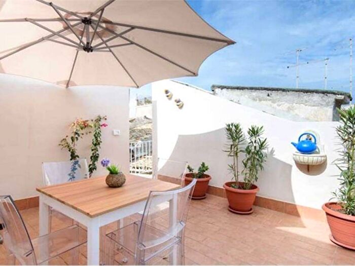 Appartamento trilocale in affitto in Ortigia, Siracusa