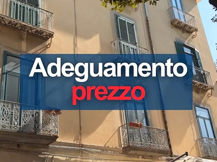 Appartamento con 5 locali in vendita in Via Roma, Salerno