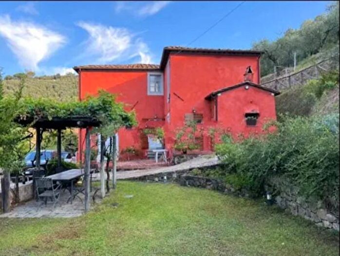 Casa con 6 locali in vendita in Via del Giardino, Massarosa