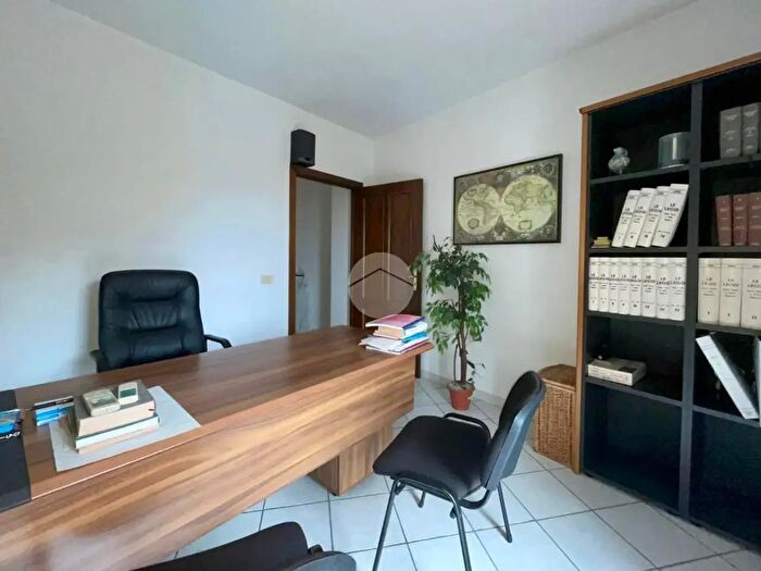 Appartamento con 5 locali in vendita in Via Francesco Crispi, Celle Di Bulgheria