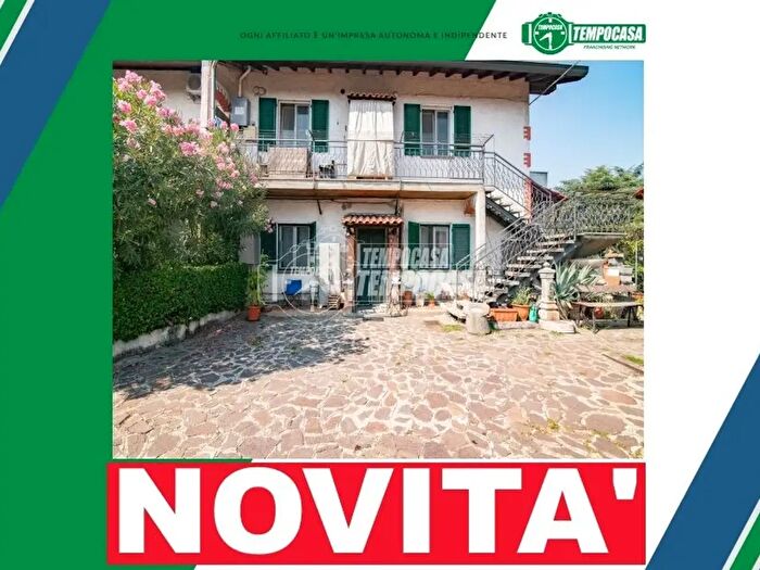 Appartamento trilocale in vendita in Via per Trezzo, Vaprio D'Adda