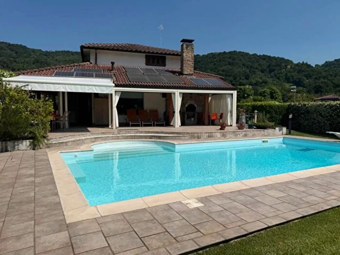 Casa con 5 locali in vendita in Villaggio Larco, Sotto Il Monte Giovanni Xxiii