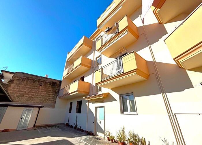 Appartamento trilocale in vendita in Via della Maddalena, Mondragone