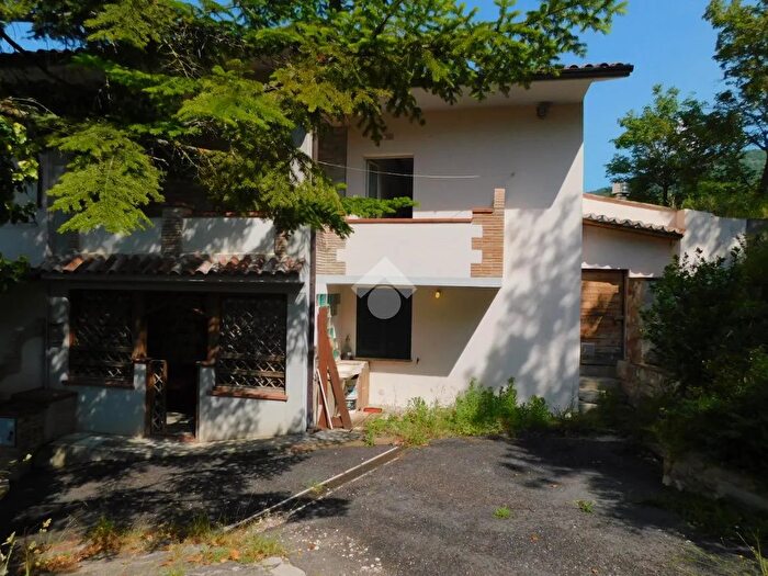 Casa con 7 locali in vendita in Località Ponte Calcara, Scheggia E Pascelupo