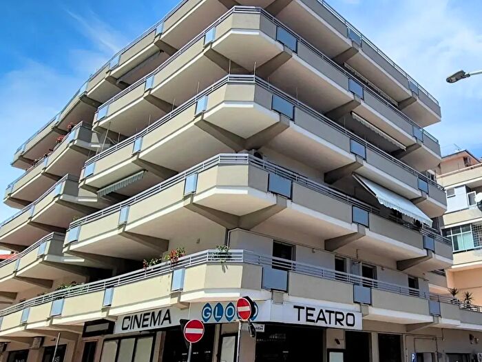 Appartamento quadrilocale in vendita in a F P Michetti, Vasto