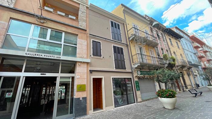 Appartamento quadrilocale in vendita in Via XX Settembre, San Benedetto Del Tronto