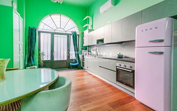 Appartamento trilocale in vendita in Via Giuseppe Guerzoni, Milano