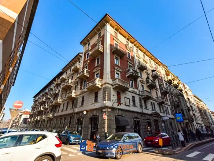 Appartamento trilocale in vendita in Via Luigi Cibrario, Torino