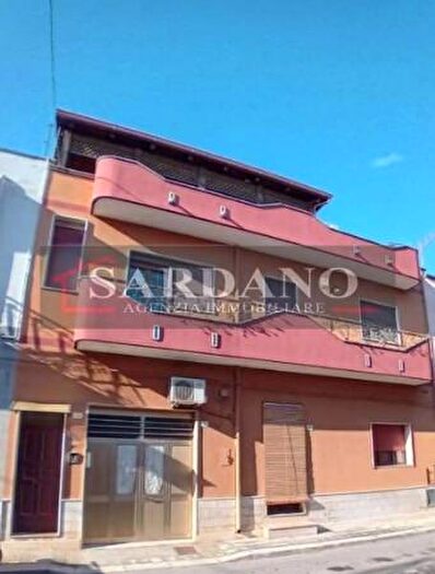 Casa con 6 locali in vendita in Latiano
