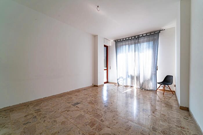 Appartamento trilocale in vendita in Via Azzone Visconti, Monza