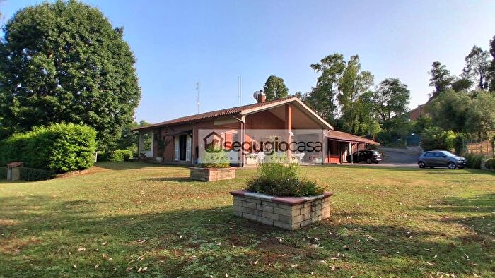 Casa con 13 locali in vendita in Roma