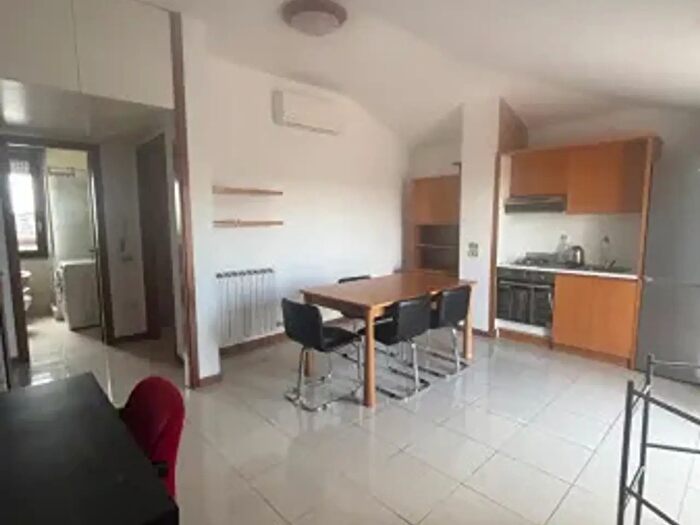 Appartamento trilocale in affitto in Via Arturo Tosi, Milano