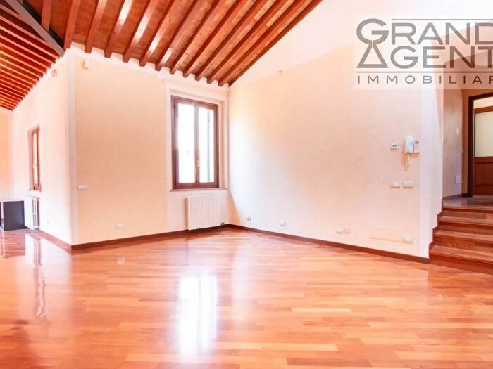 Appartamento trilocale in vendita in Corte Sgarzarie, Verona