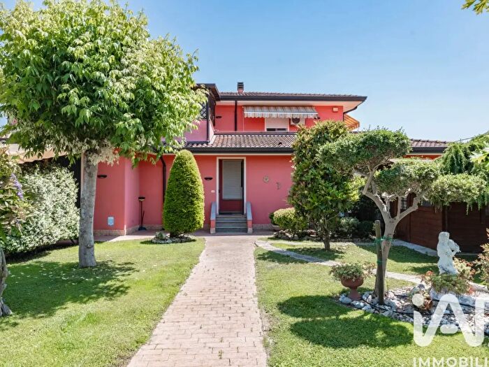 Casa con 7 locali in vendita in Via Via Commercio, Corbola