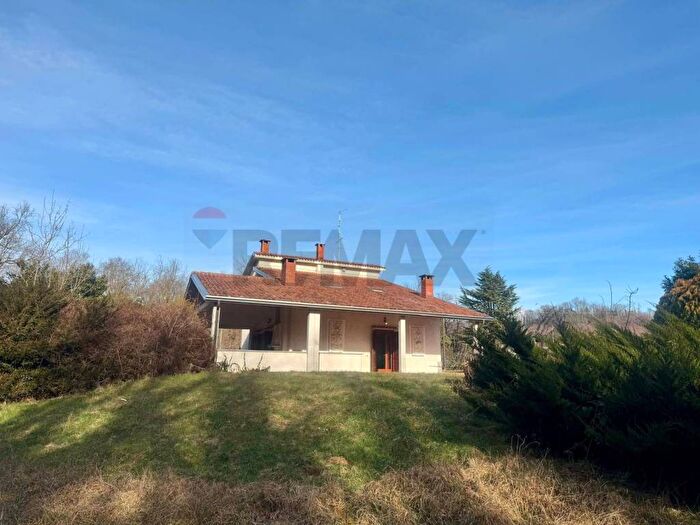 Casa trilocale in affitto in via del Laghetto, Viggiù