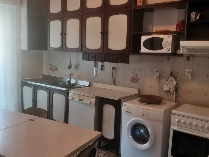Appartamento quadrilocale in affitto in Via Madonna, Centro, Finale Ligure