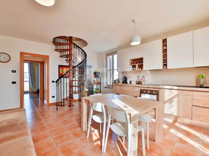 Appartamento quadrilocale in vendita in Via Nazzario Sauro, Cornate DAdda