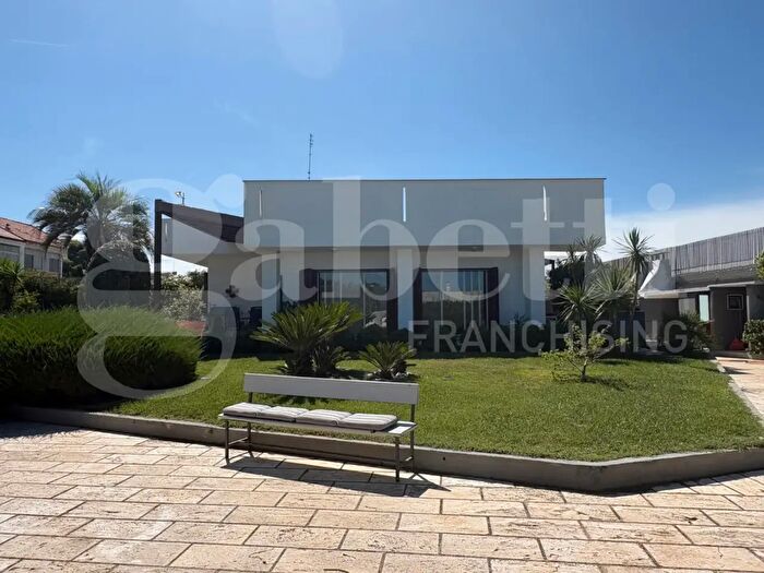Casa quadrilocale in vendita in Traversa Detta della Marina, Bari