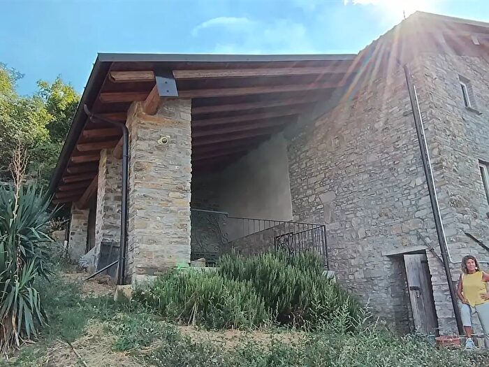 Casa quadrilocale in vendita in Travo
