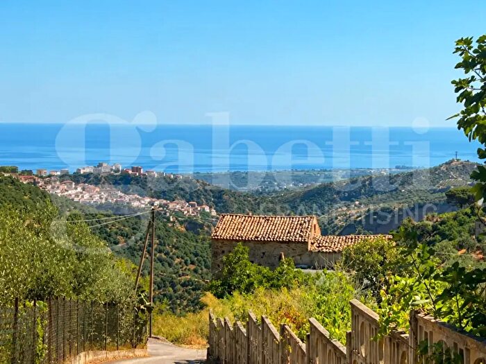 Casa trilocale in vendita in Contrada Crocicchia Snc, CoriglianoRossano