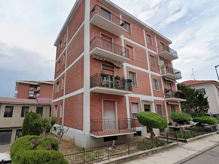 Appartamento quadrilocale in affitto in Via Verona, Casale Monferrato