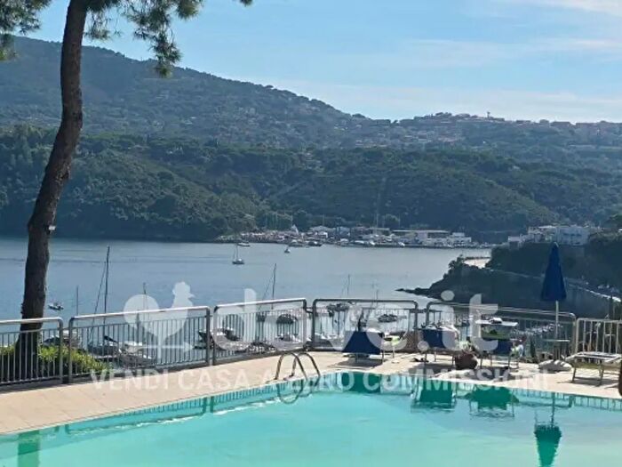 Appartamento bilocale in vendita in Via Casina Snc, Porto Azzurro